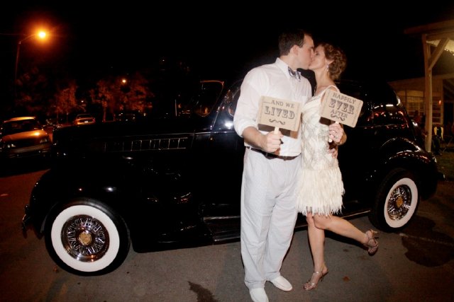 nashville wedding, sign photo, bride, groom, evening, centennial park